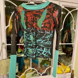 BEAND NEW funky top